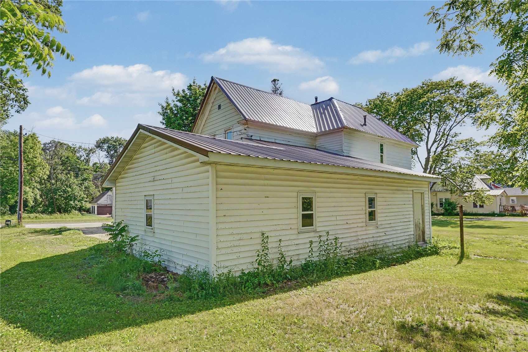 209 Hayes Street W Hazleton IA 50641