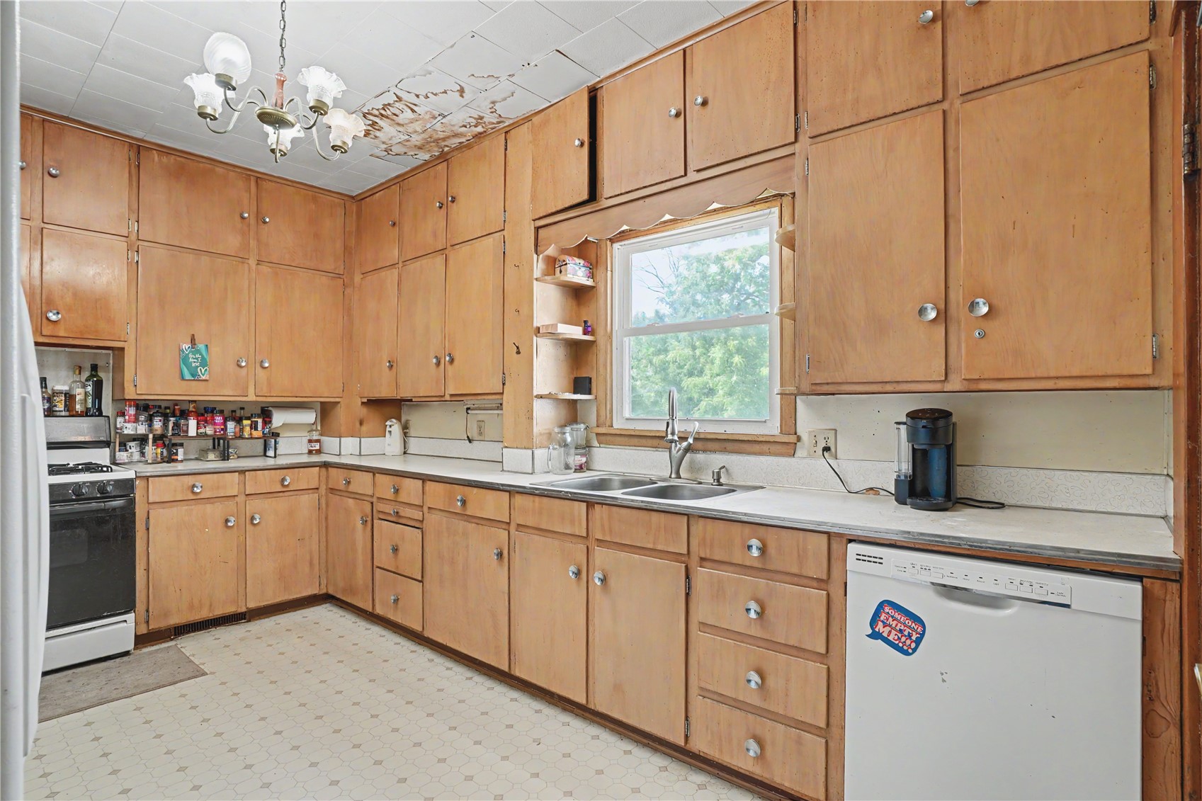 209 Hayes Street W Hazleton IA 50641