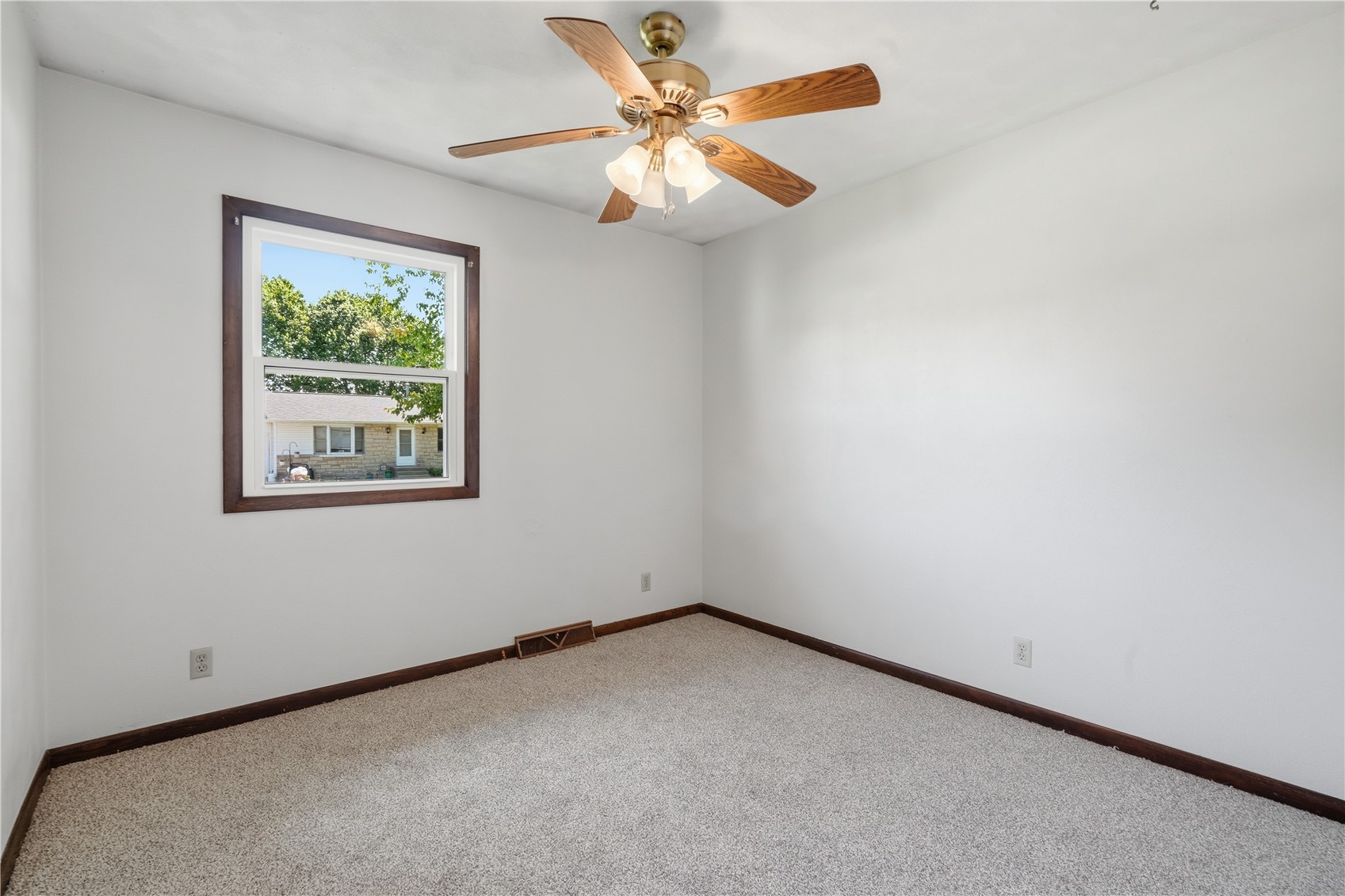 553 6th Street N Central City IA 52214