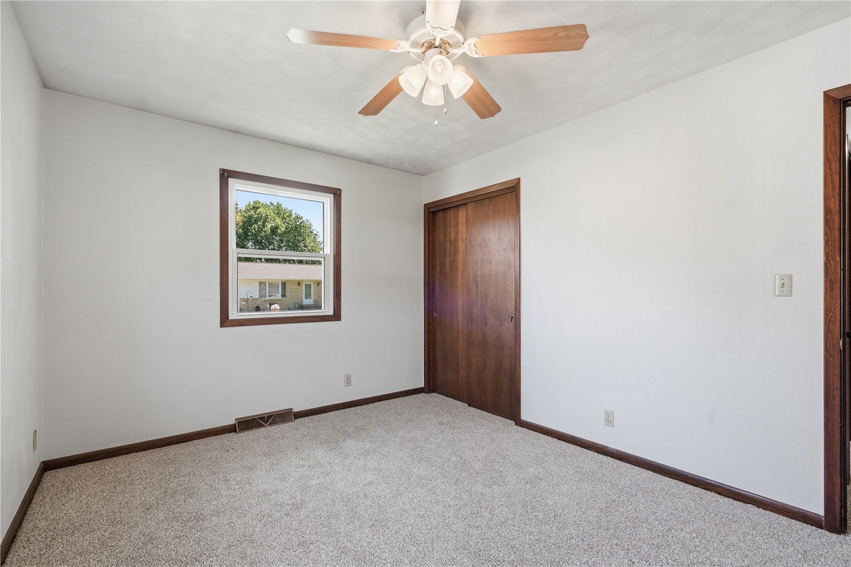 553 6th Street N Central City IA 52214