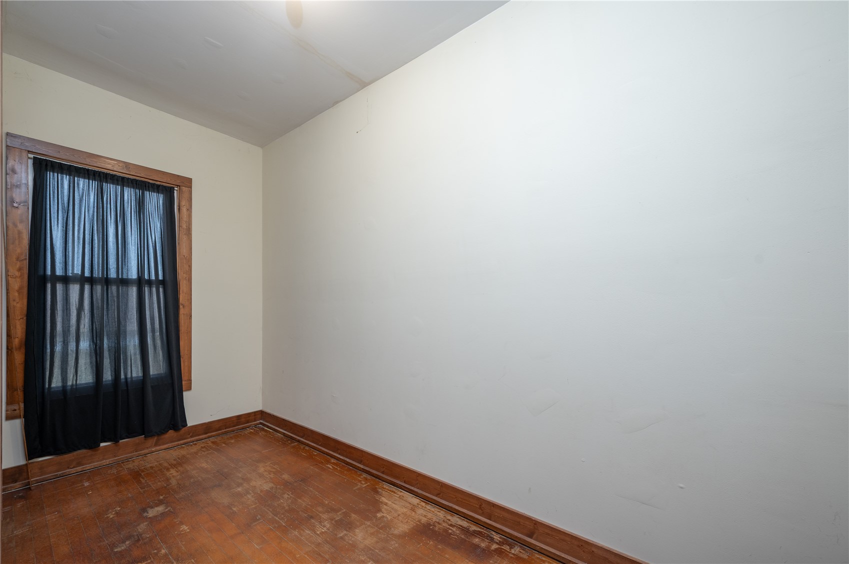 206 4th Street Victor IA 52347