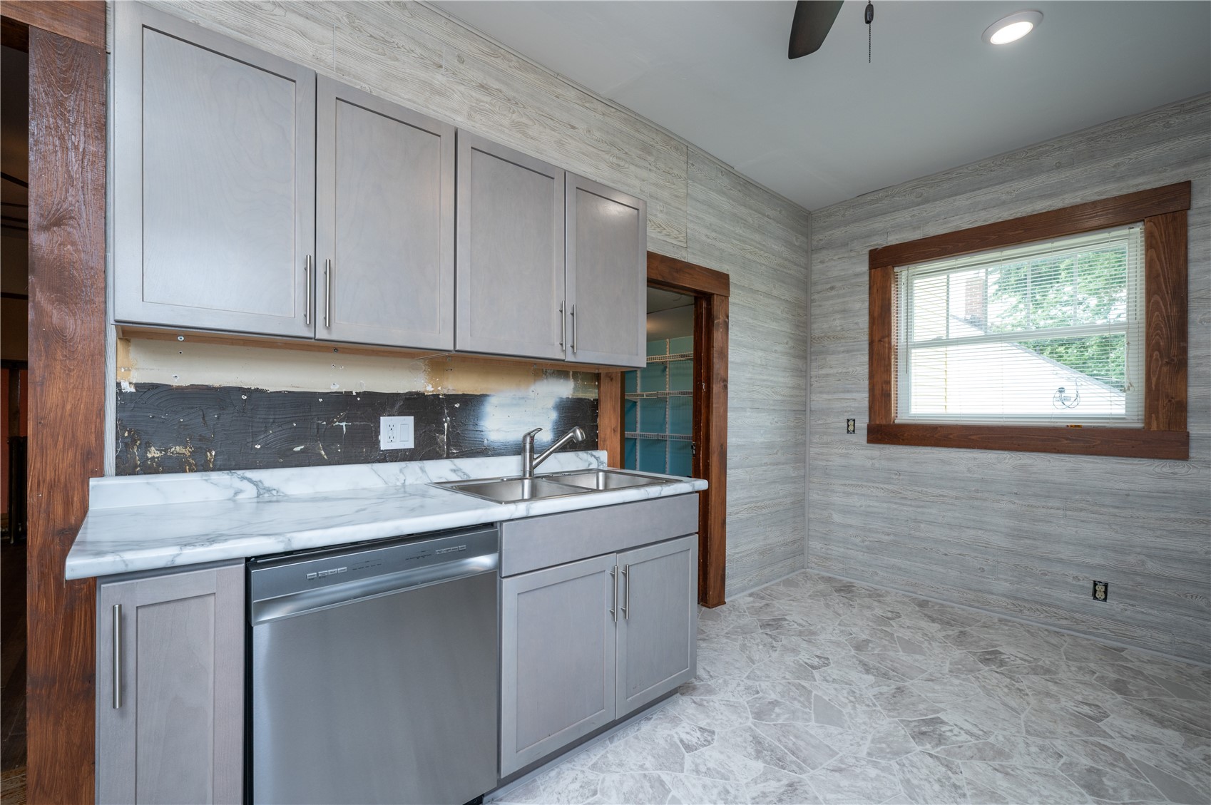 206 4th Street Victor IA 52347