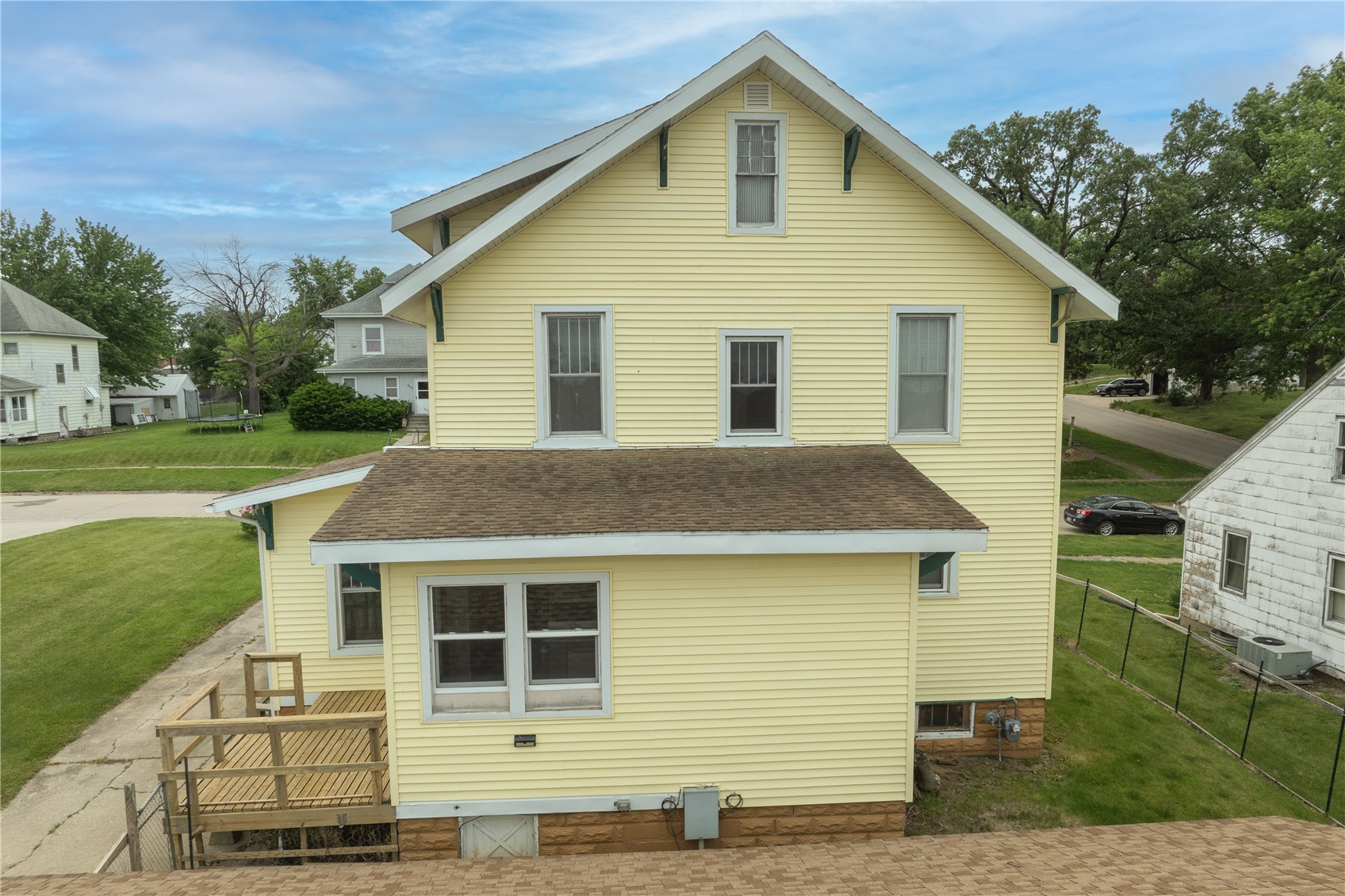 206 4th Street Victor IA 52347