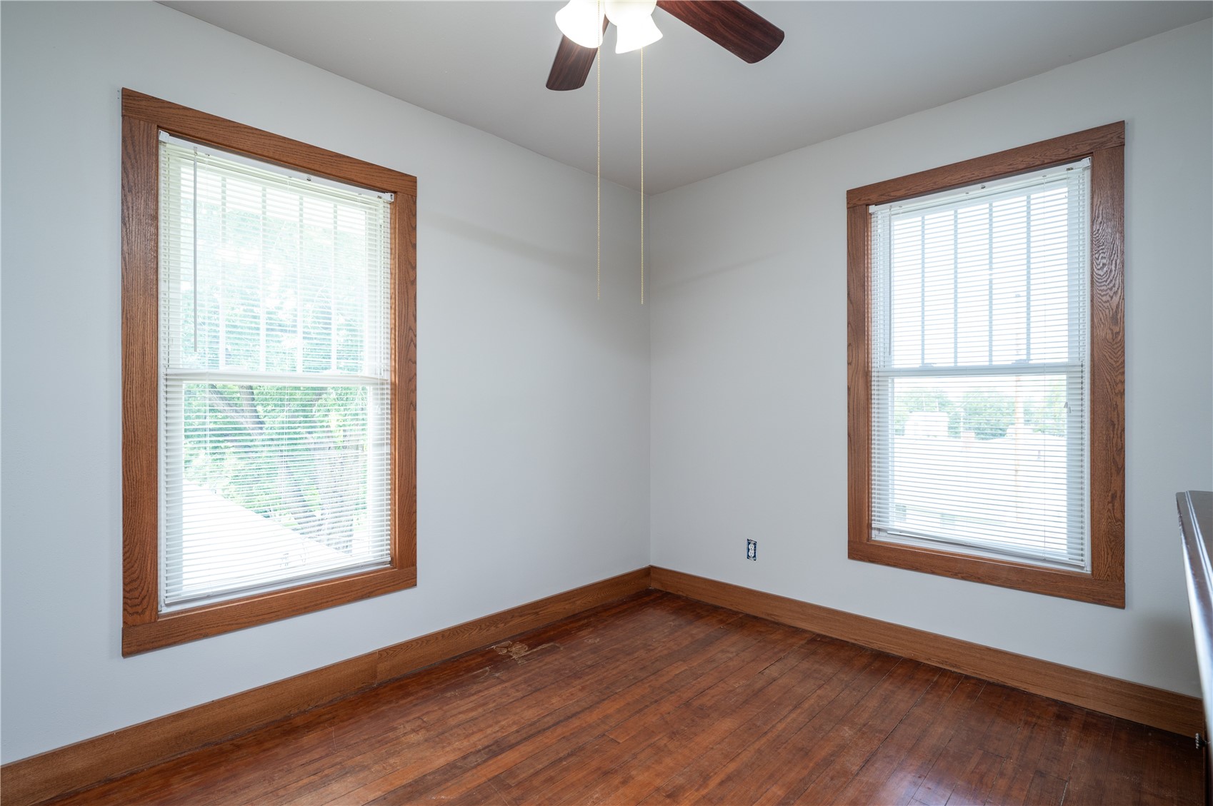 206 4th Street Victor IA 52347