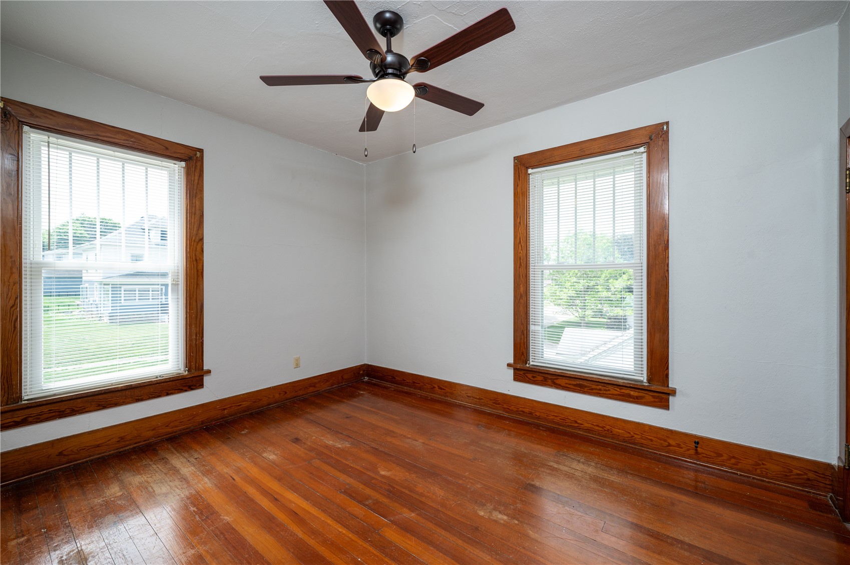 206 4th Street Victor IA 52347