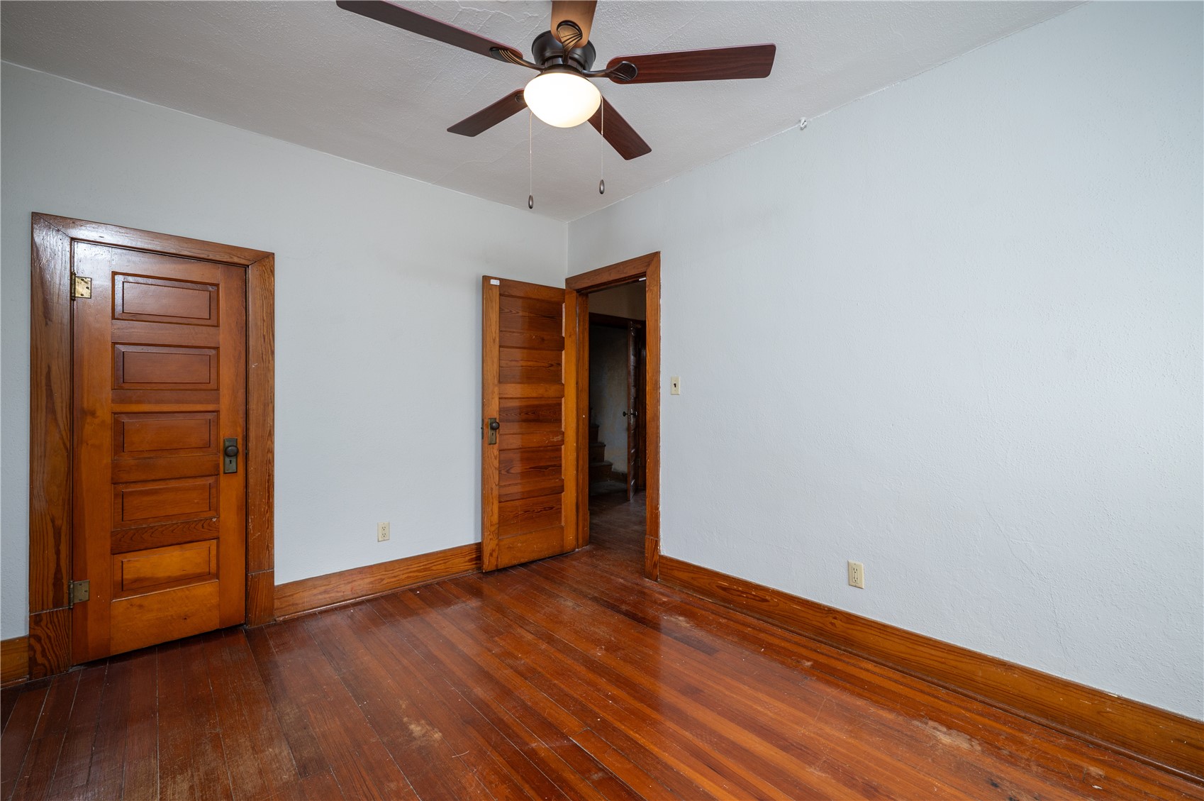 206 4th Street Victor IA 52347