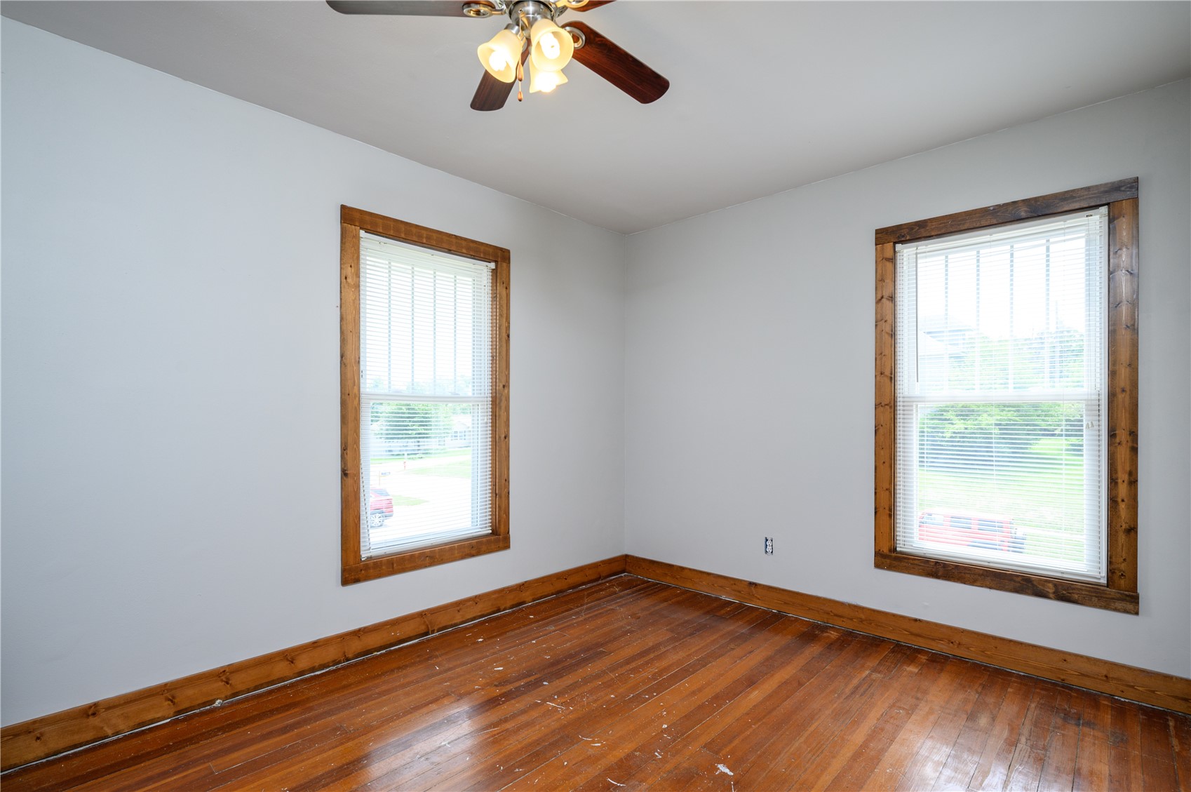 206 4th Street Victor IA 52347