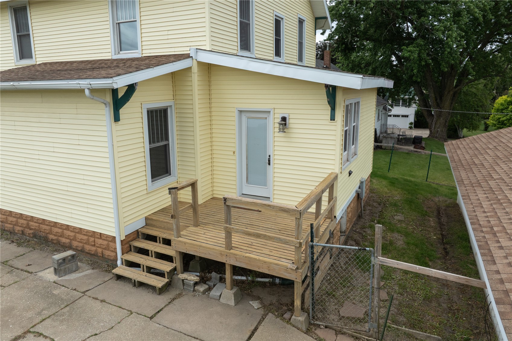 206 4th Street Victor IA 52347