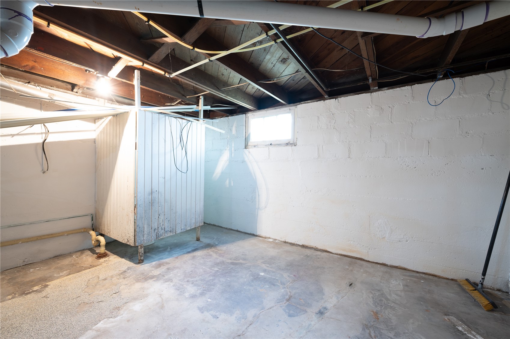 206 4th Street Victor IA 52347