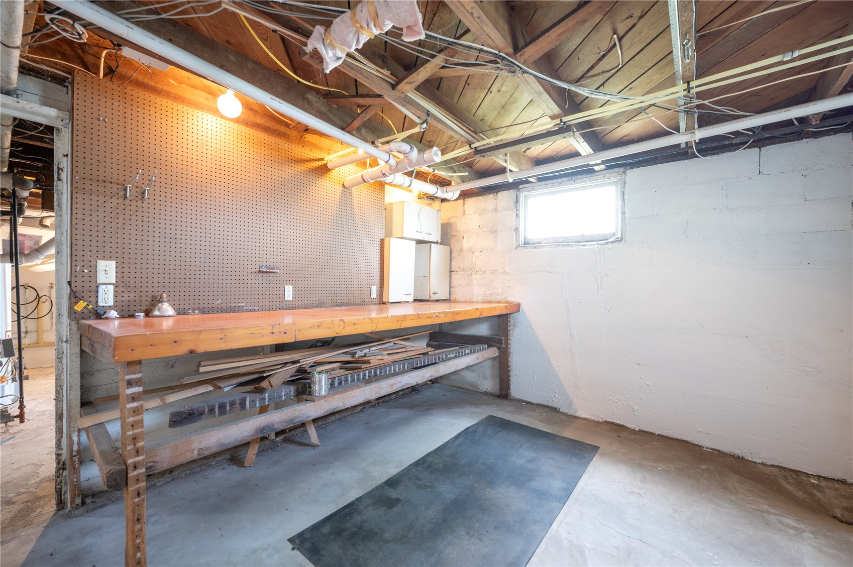 206 4th Street Victor IA 52347