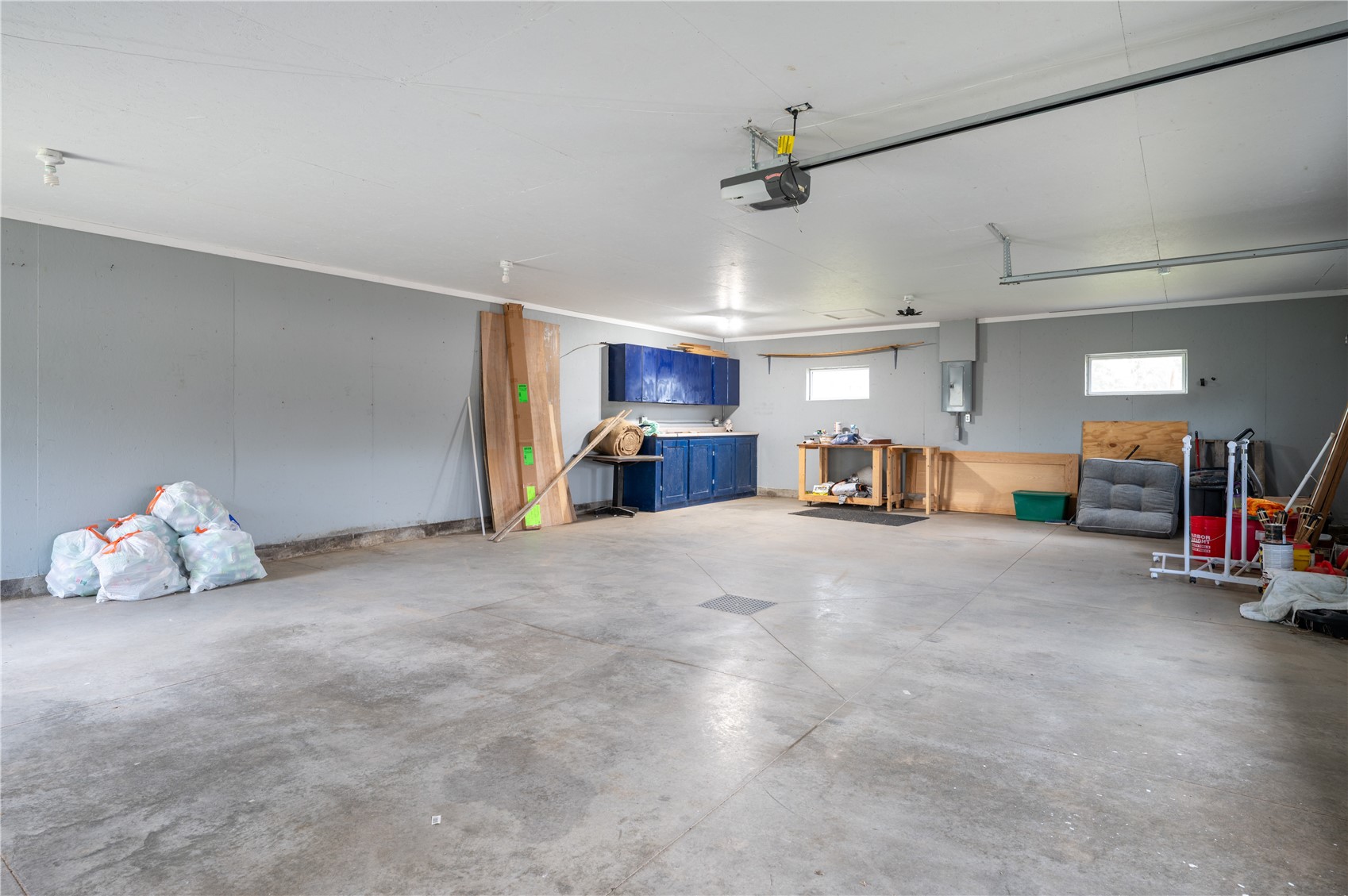 206 4th Street Victor IA 52347