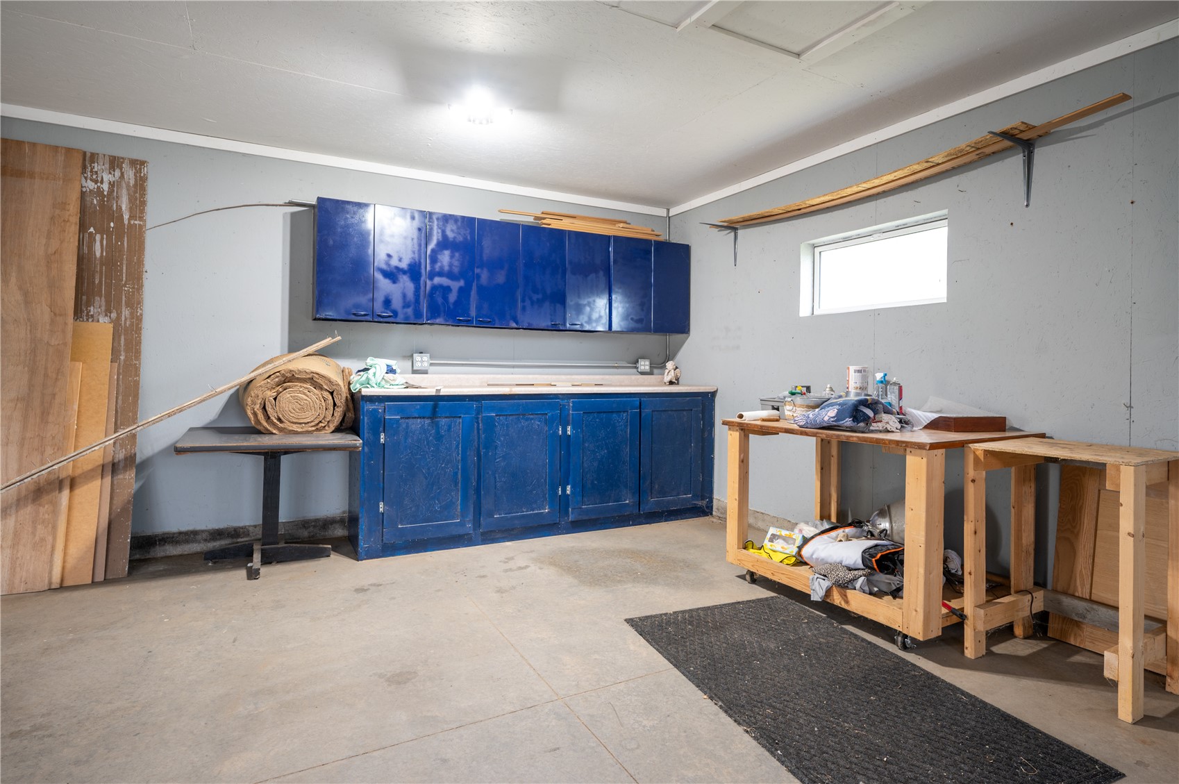 206 4th Street Victor IA 52347