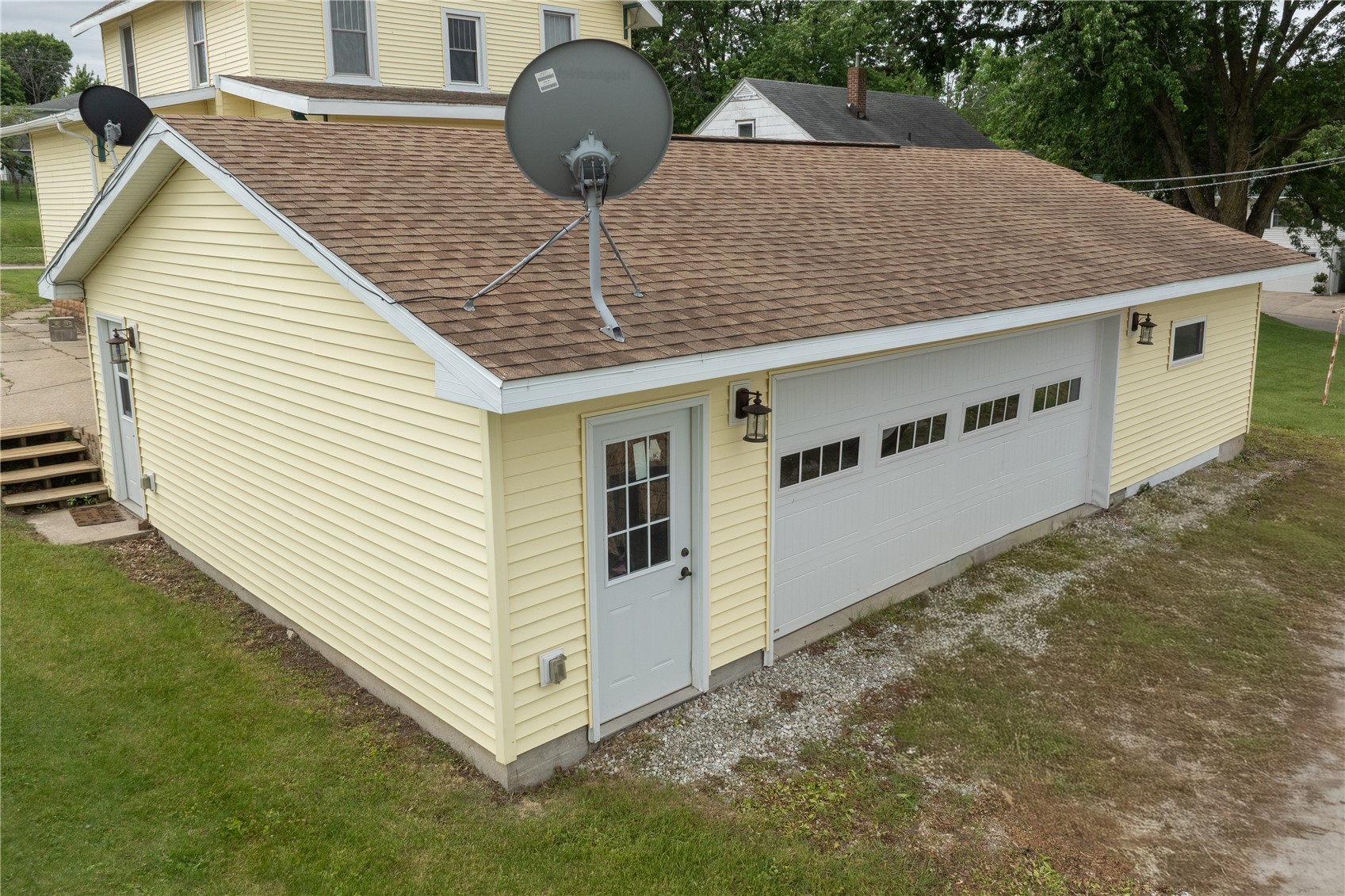 206 4th Street Victor IA 52347