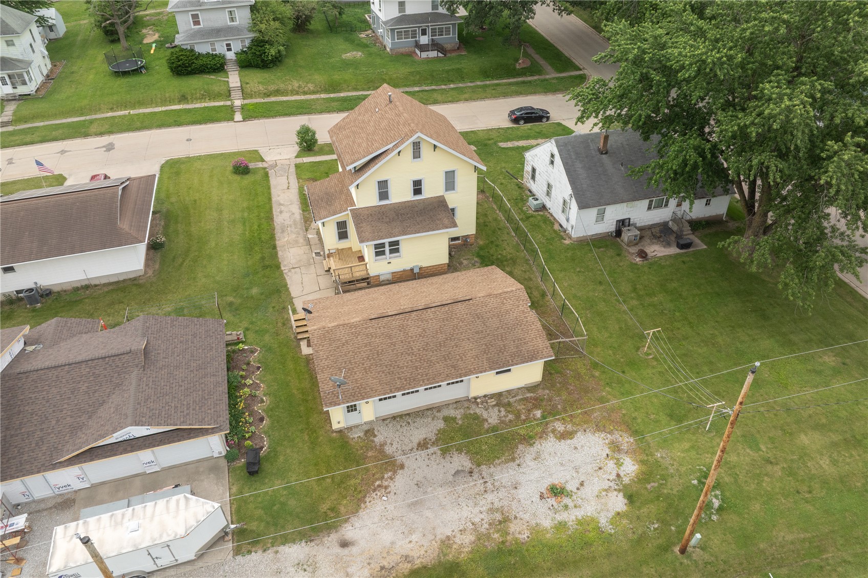 206 4th Street Victor IA 52347