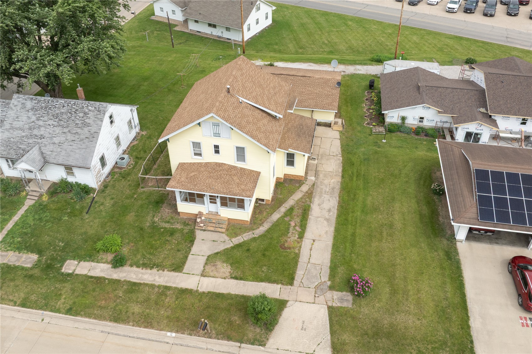 206 4th Street Victor IA 52347