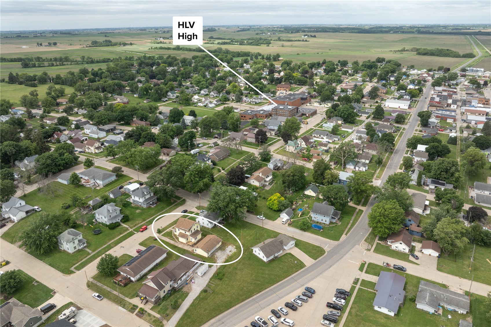 206 4th Street Victor IA 52347