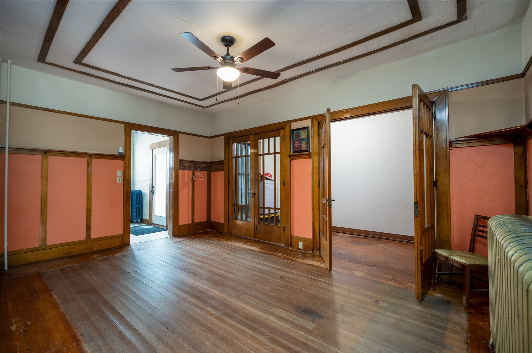206 4th Street Victor IA 52347