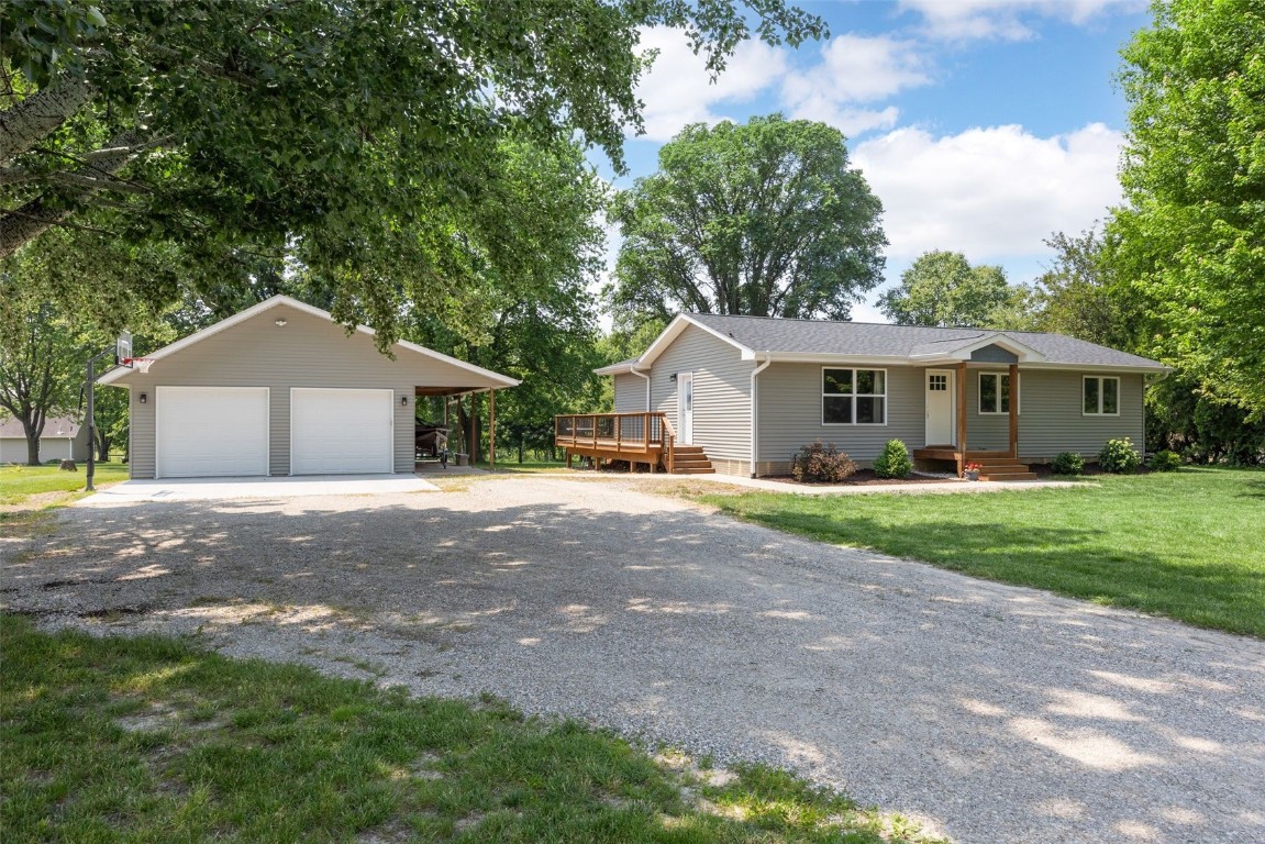 3920 Vern Acres Drive Center Point IA 52213