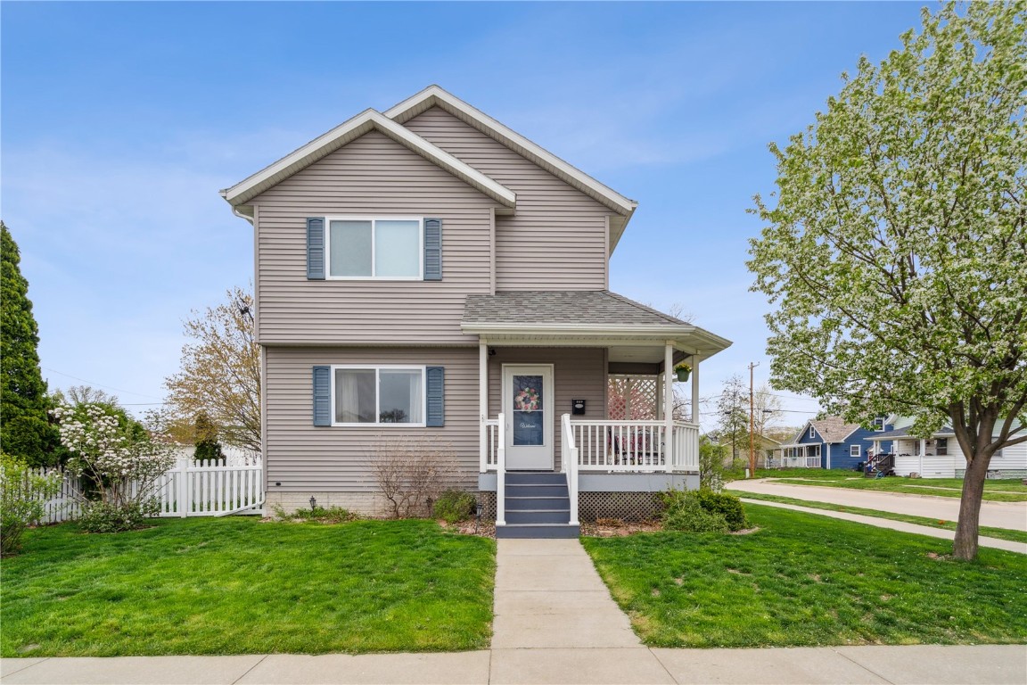 809 M Avenue NW Cedar Rapids IA 52405