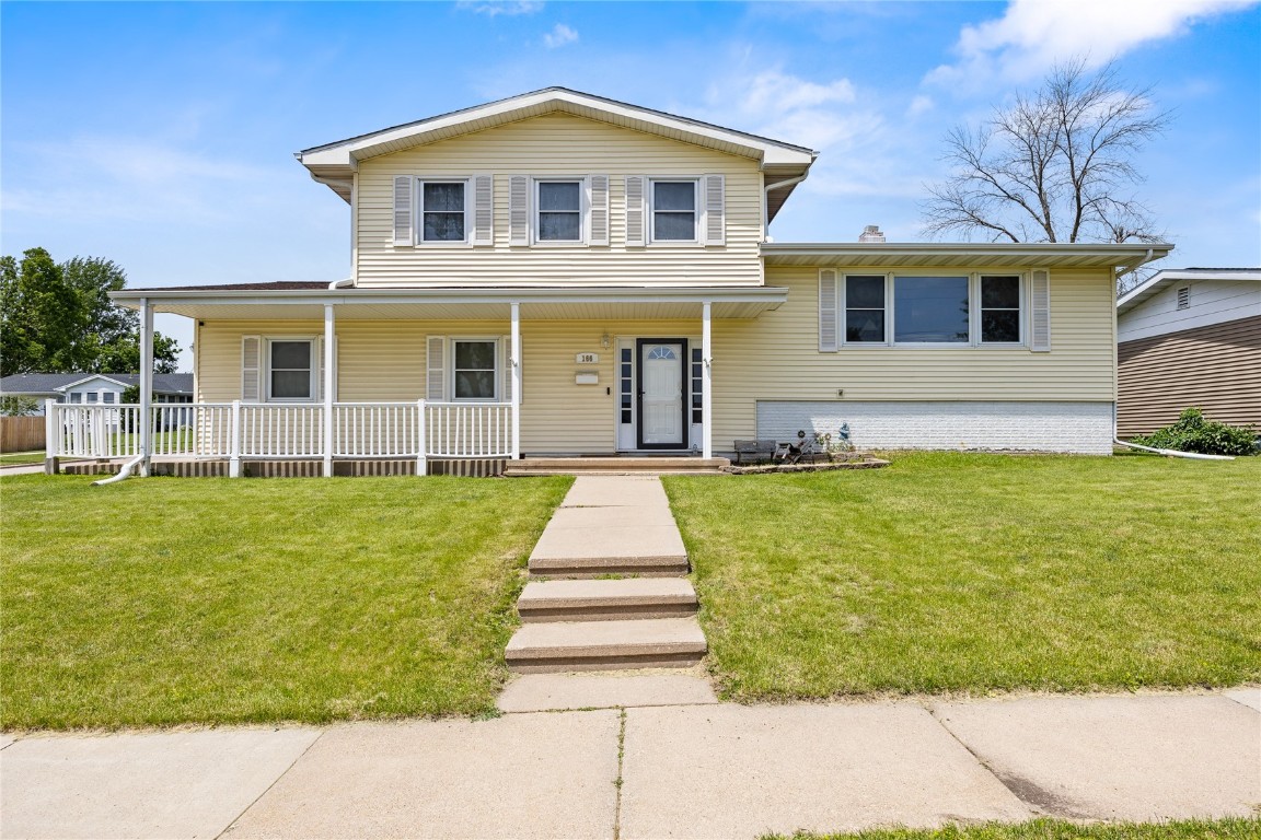 166 Sunrise Drive NW Cedar Rapids IA 52405