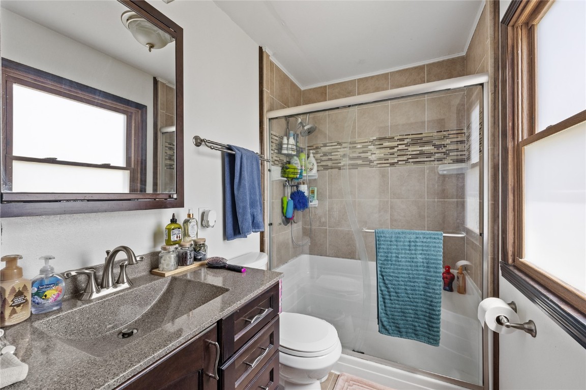166 Sunrise Drive NW Cedar Rapids IA 52405