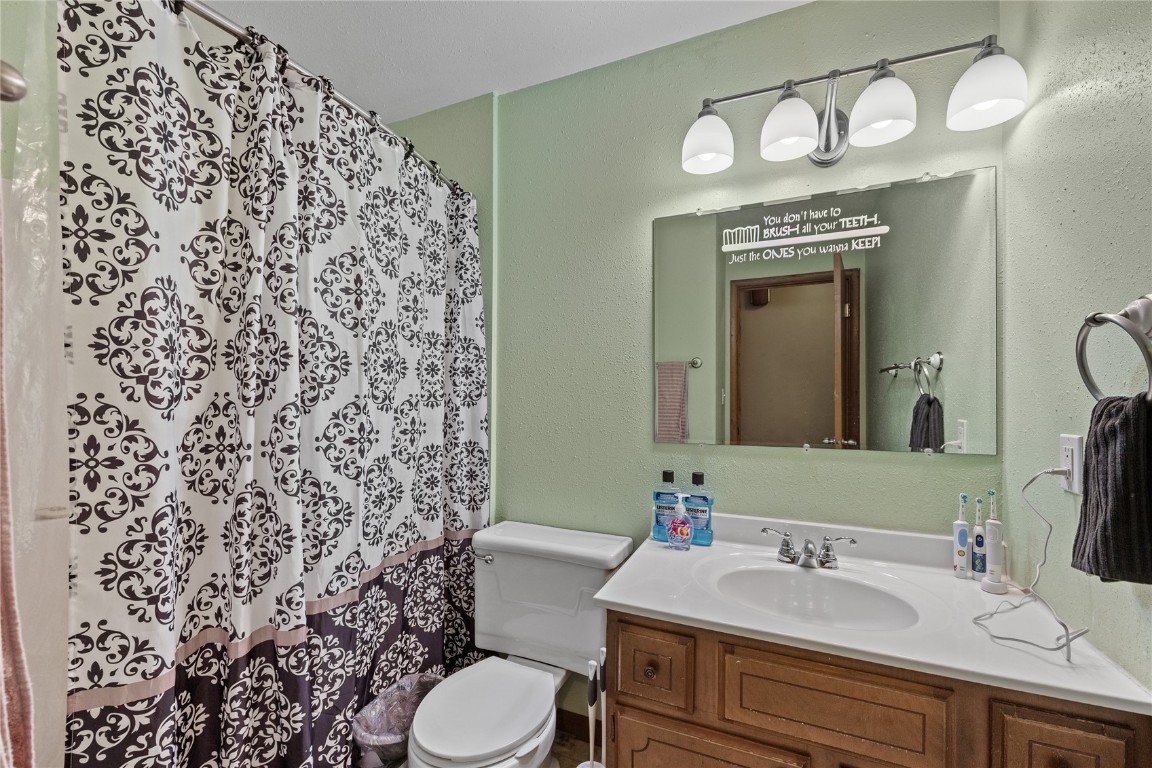 166 Sunrise Drive NW Cedar Rapids IA 52405