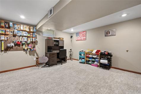 166 Sunrise Drive NW Cedar Rapids IA 52405
