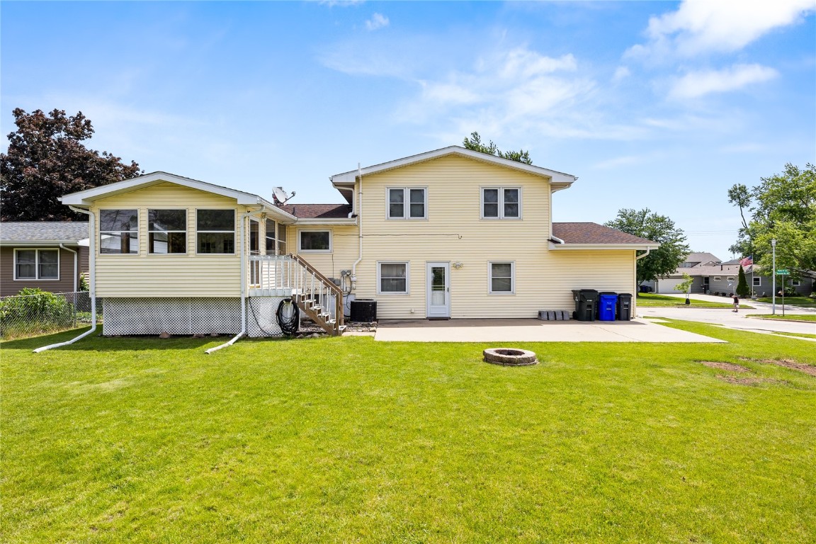 166 Sunrise Drive NW Cedar Rapids IA 52405