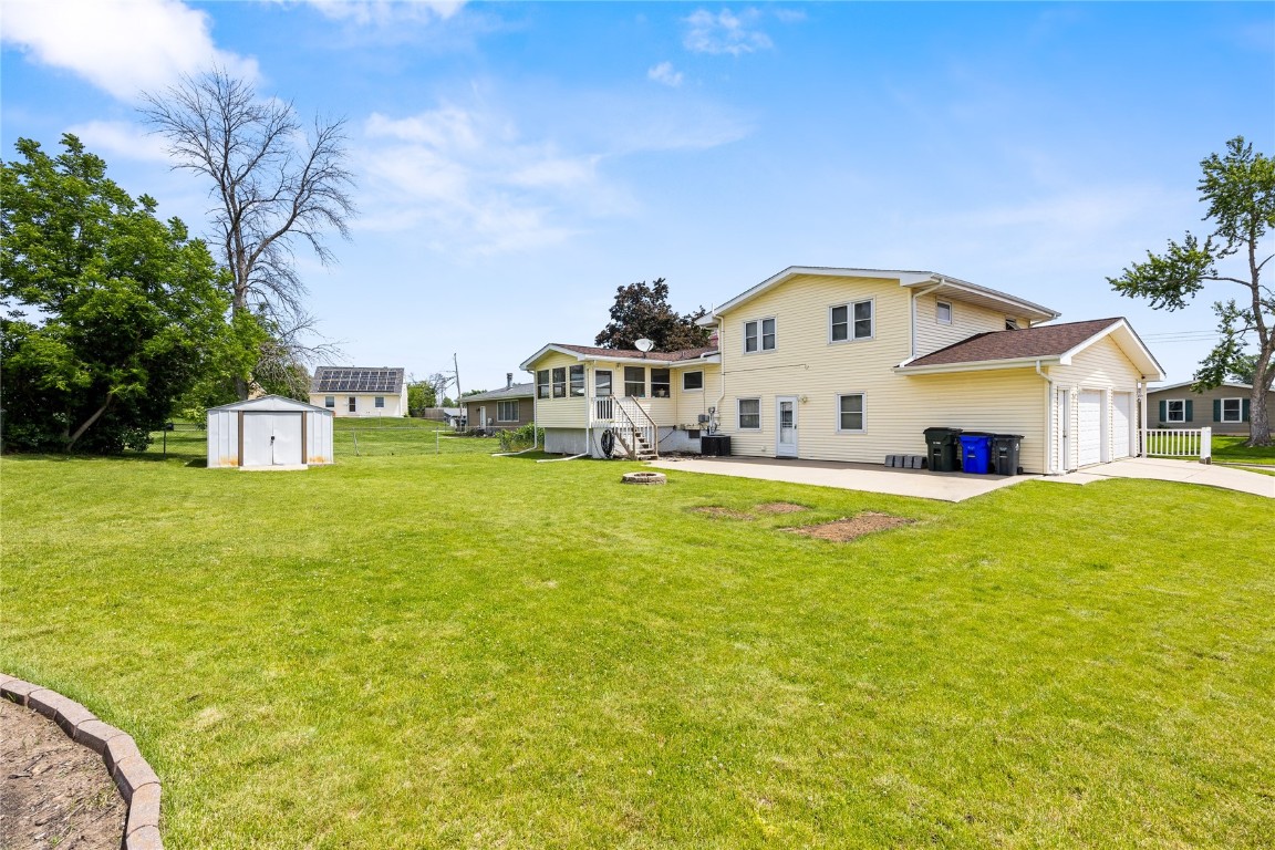 166 Sunrise Drive NW Cedar Rapids IA 52405