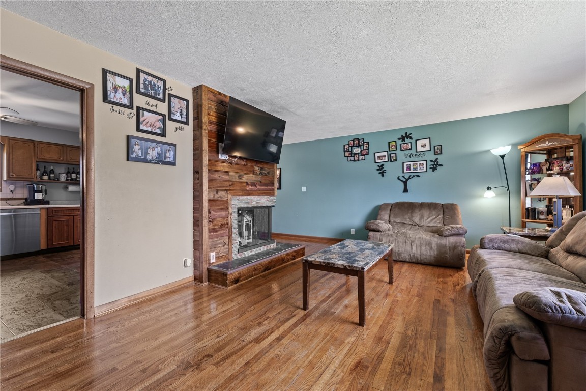 166 Sunrise Drive NW Cedar Rapids IA 52405