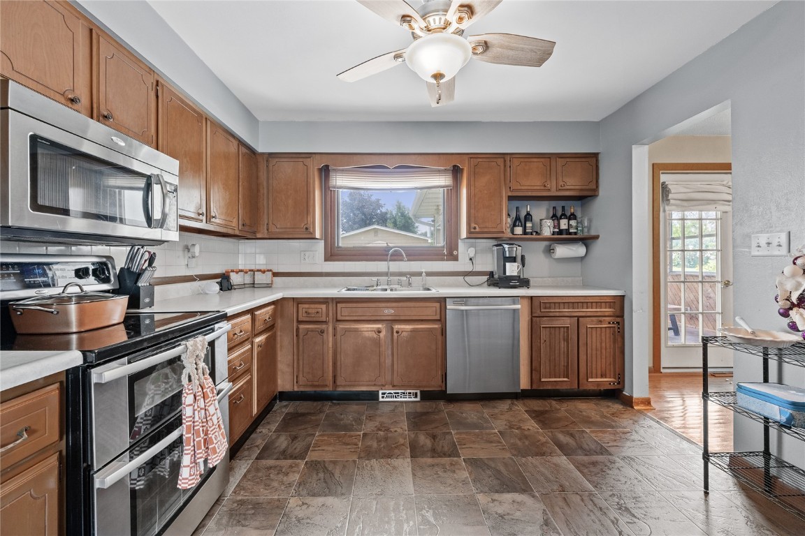166 Sunrise Drive NW Cedar Rapids IA 52405