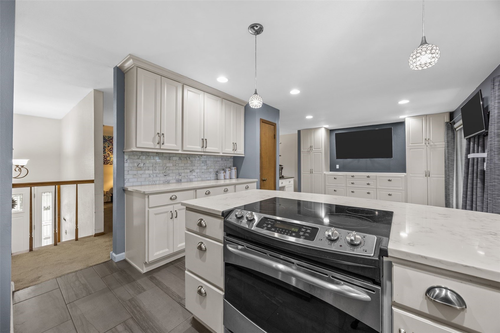 2023 Sandalwood Drive NE Cedar Rapids IA 52402