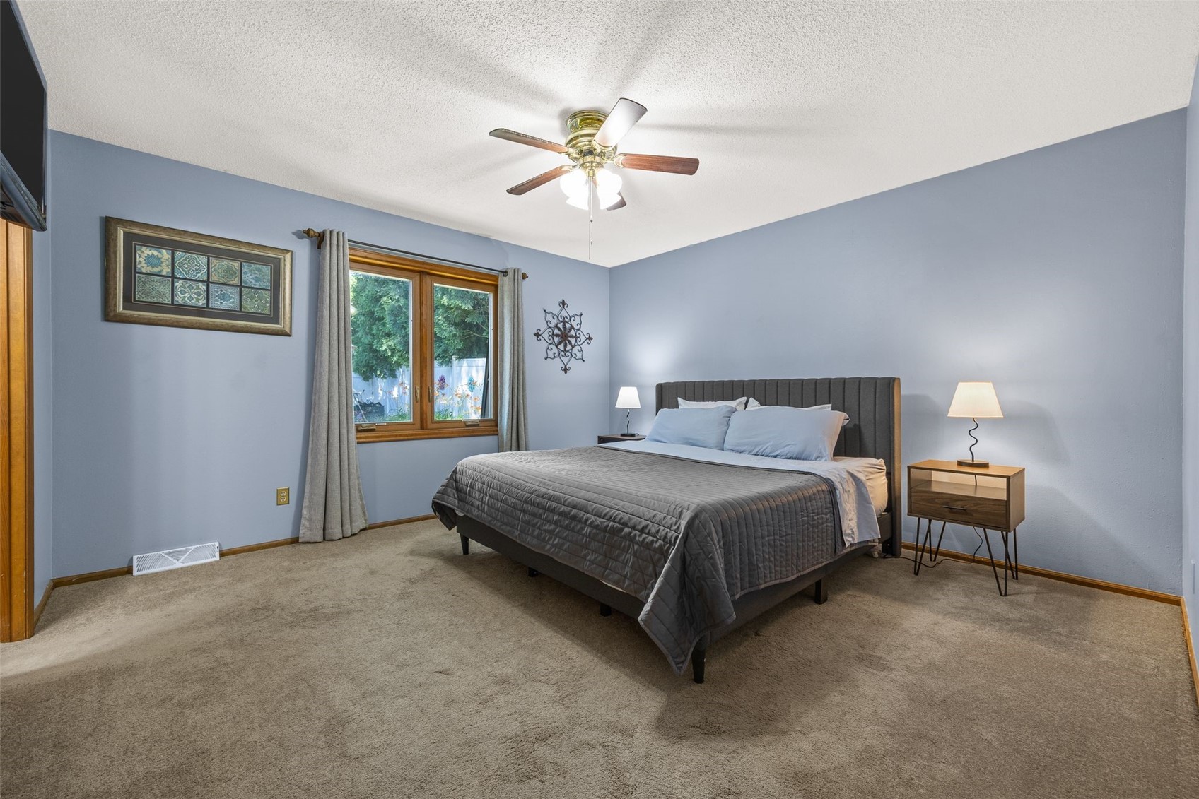 2023 Sandalwood Drive NE Cedar Rapids IA 52402