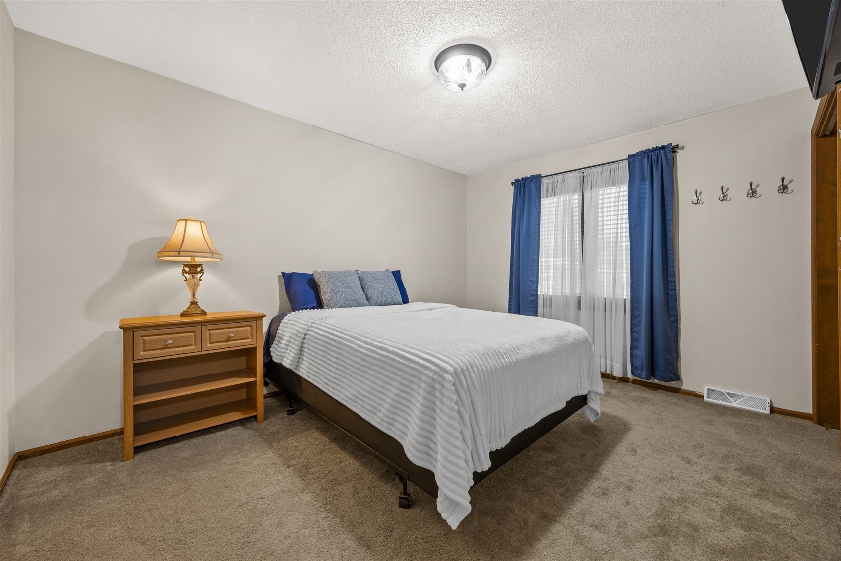 2023 Sandalwood Drive NE Cedar Rapids IA 52402