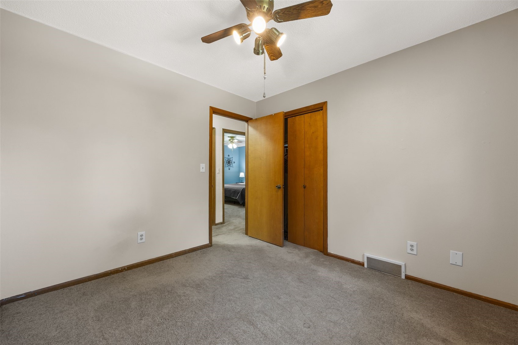 2023 Sandalwood Drive NE Cedar Rapids IA 52402