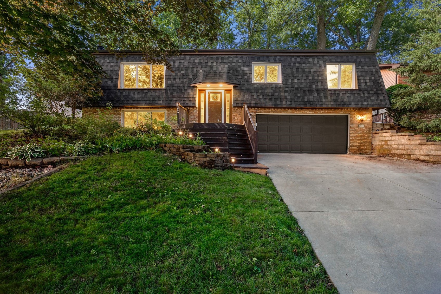2023 Sandalwood Drive NE Cedar Rapids IA 52402