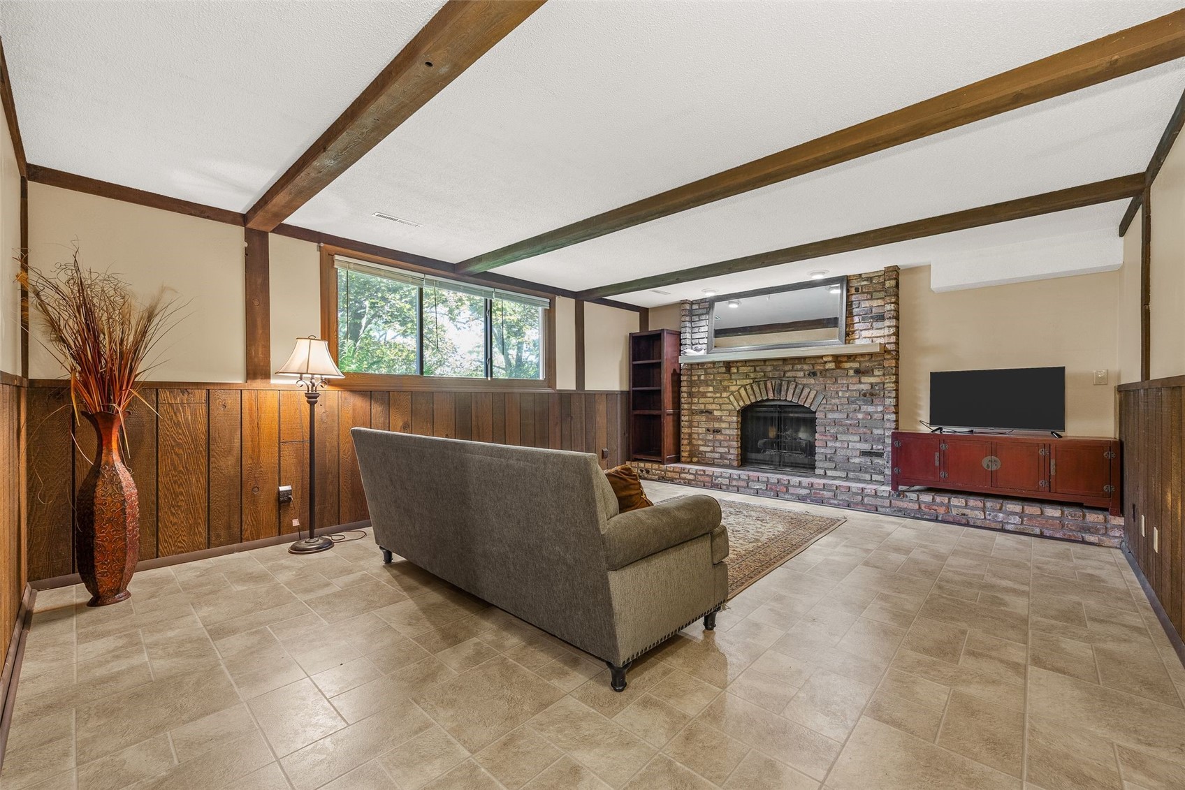 2023 Sandalwood Drive NE Cedar Rapids IA 52402
