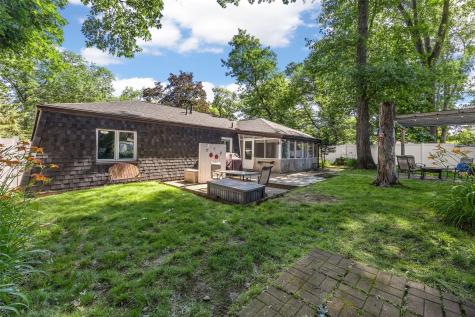 2023 Sandalwood Drive NE Cedar Rapids IA 52402