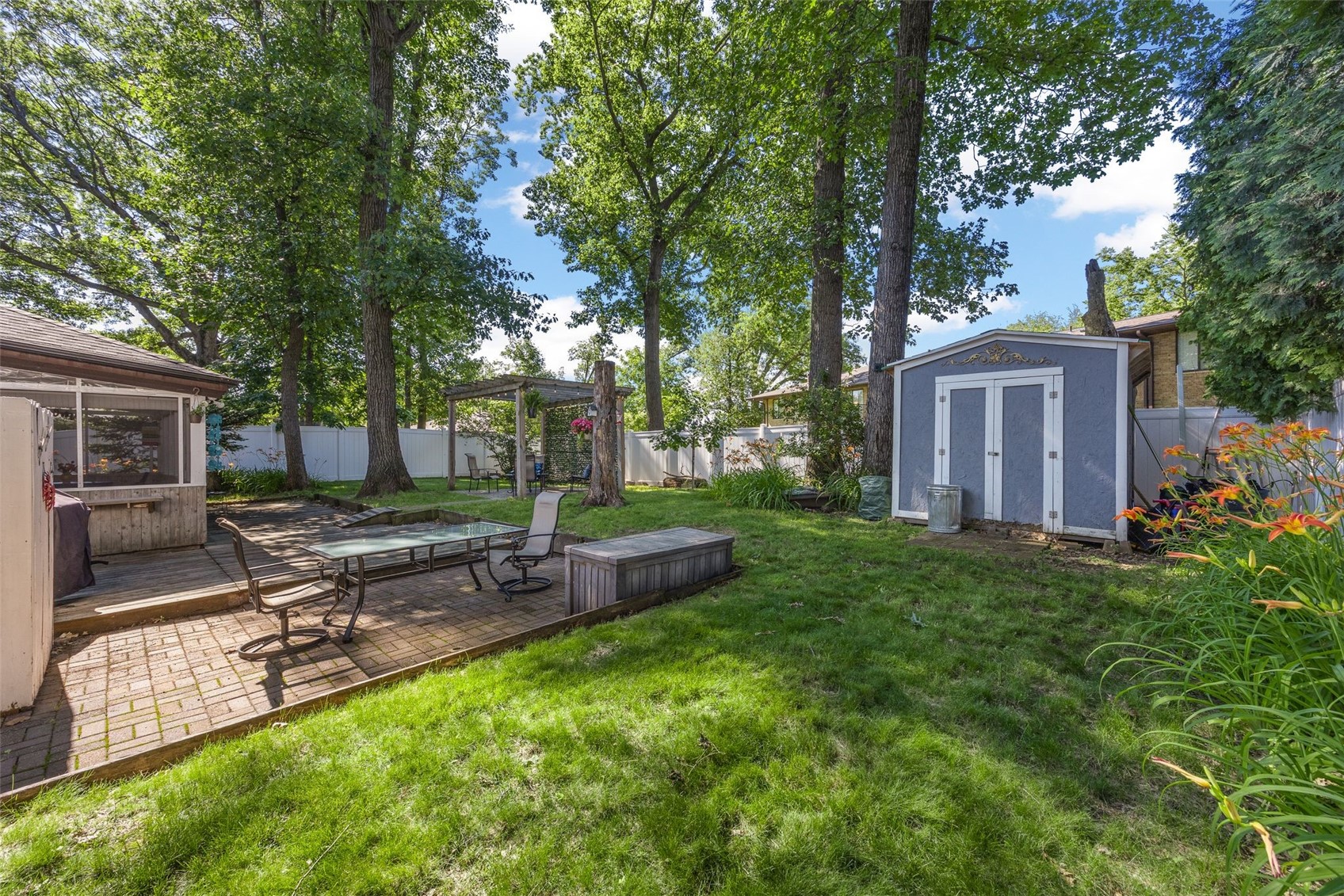 2023 Sandalwood Drive NE Cedar Rapids IA 52402