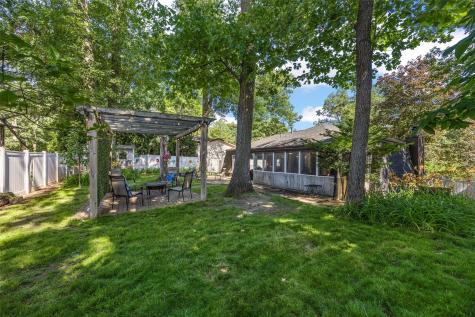 2023 Sandalwood Drive NE Cedar Rapids IA 52402
