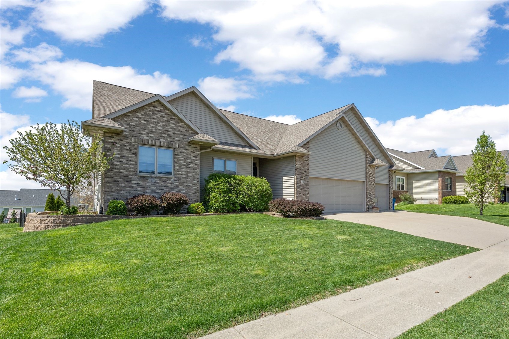 725 15th Avenue SW Mt Vernon IA 52314