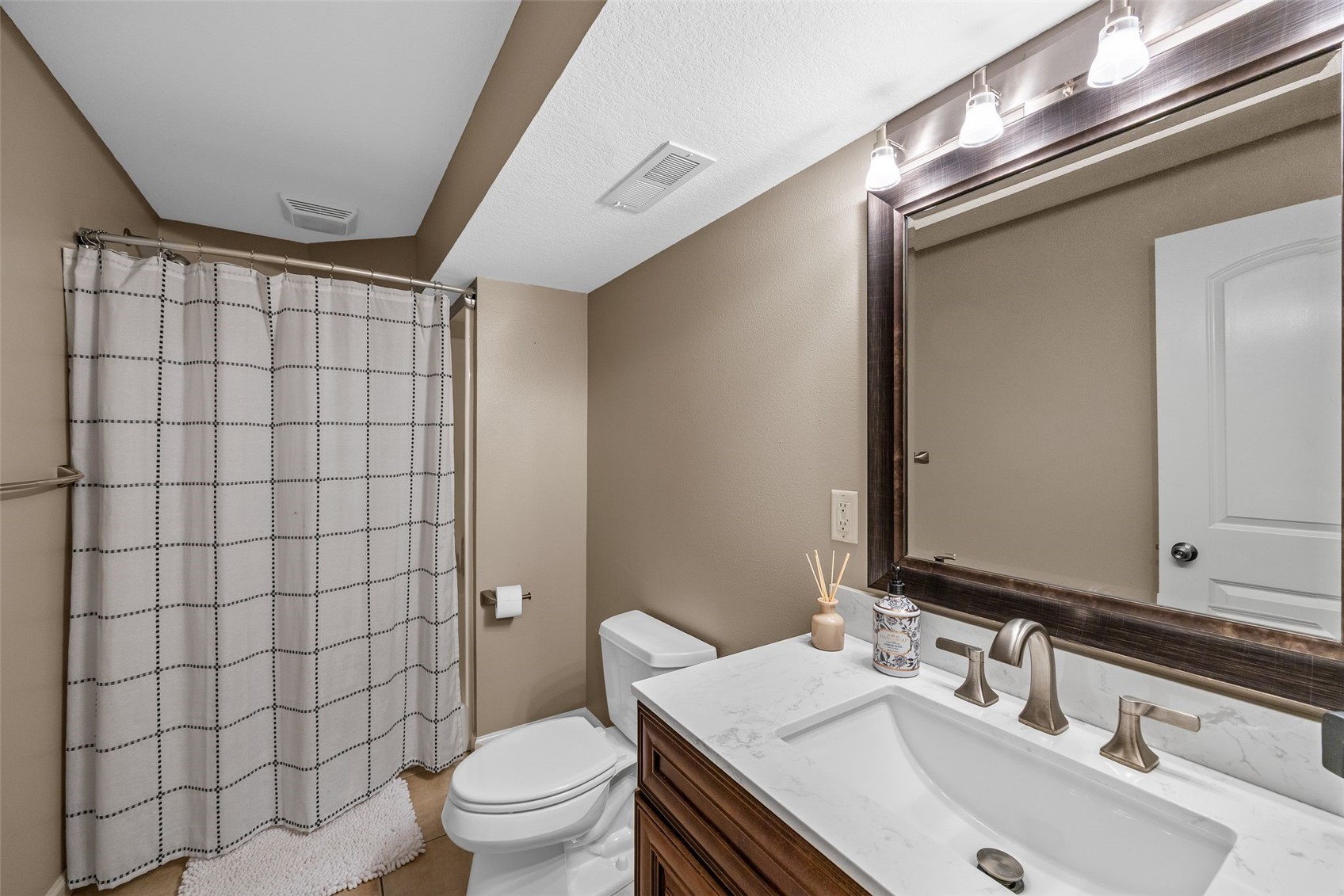 725 15th Avenue SW Mt Vernon IA 52314