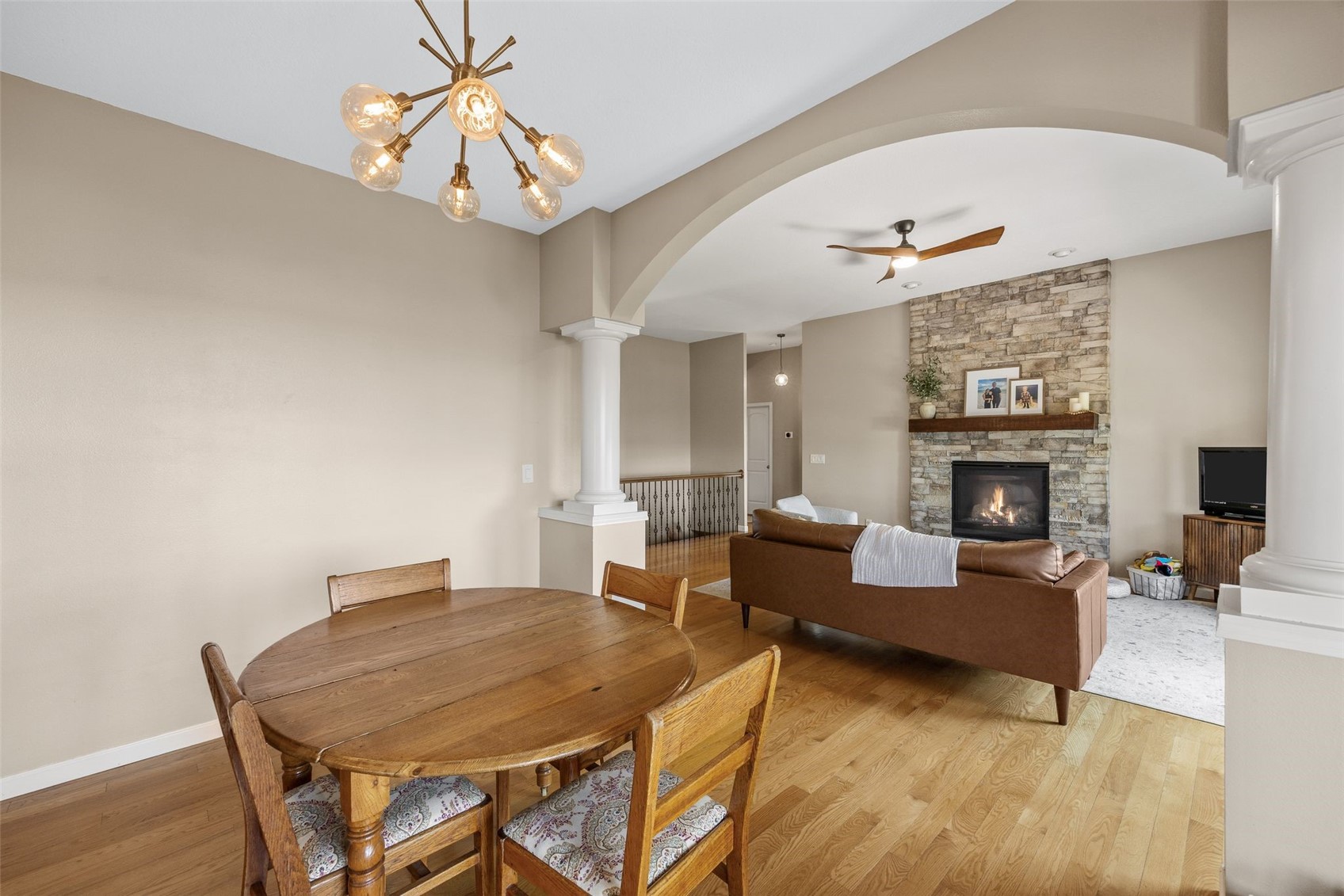 725 15th Avenue SW Mt Vernon IA 52314