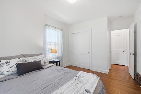 1434 Oakland NE Cedar Rapids IA 52402