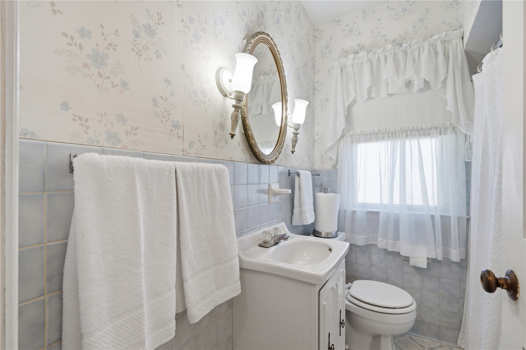 1434 Oakland NE Cedar Rapids IA 52402