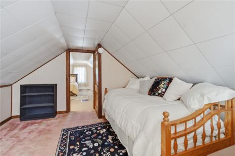 1434 Oakland NE Cedar Rapids IA 52402
