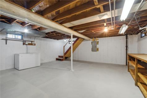 1434 Oakland NE Cedar Rapids IA 52402