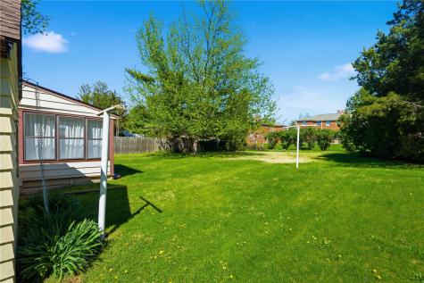 1434 Oakland NE Cedar Rapids IA 52402