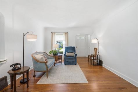 1434 Oakland NE Cedar Rapids IA 52402