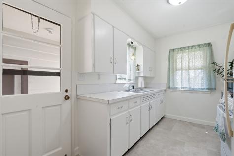 1434 Oakland NE Cedar Rapids IA 52402